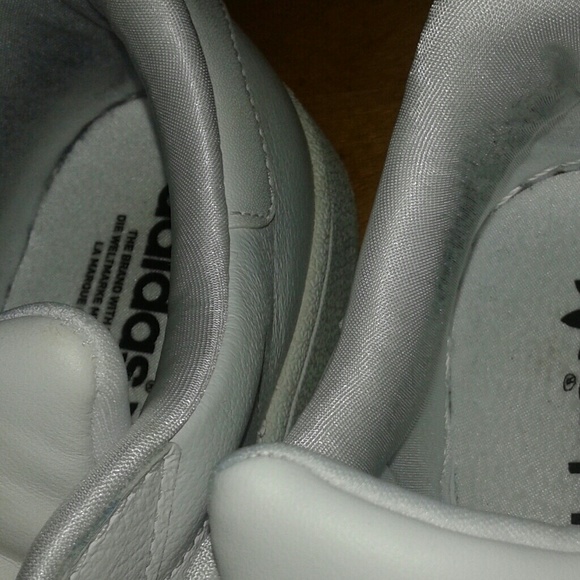 All white Adidas Originals - Picture 6 of 7